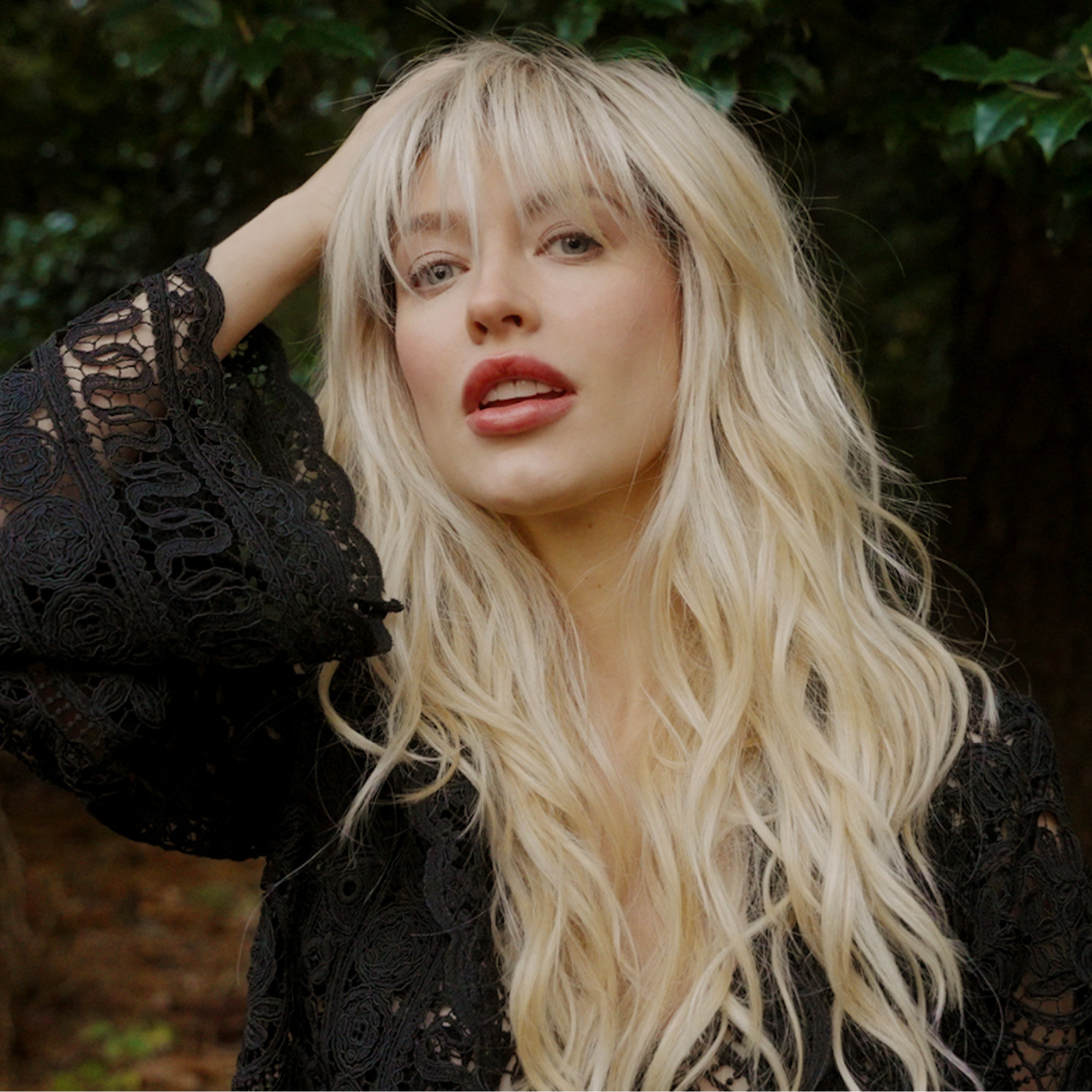 California Beach Waves in Smoky Toffee (3-Tone Grey 52/38/49/R8) - Look Fabulous Collection by TressAllure ***CLEARANCE***