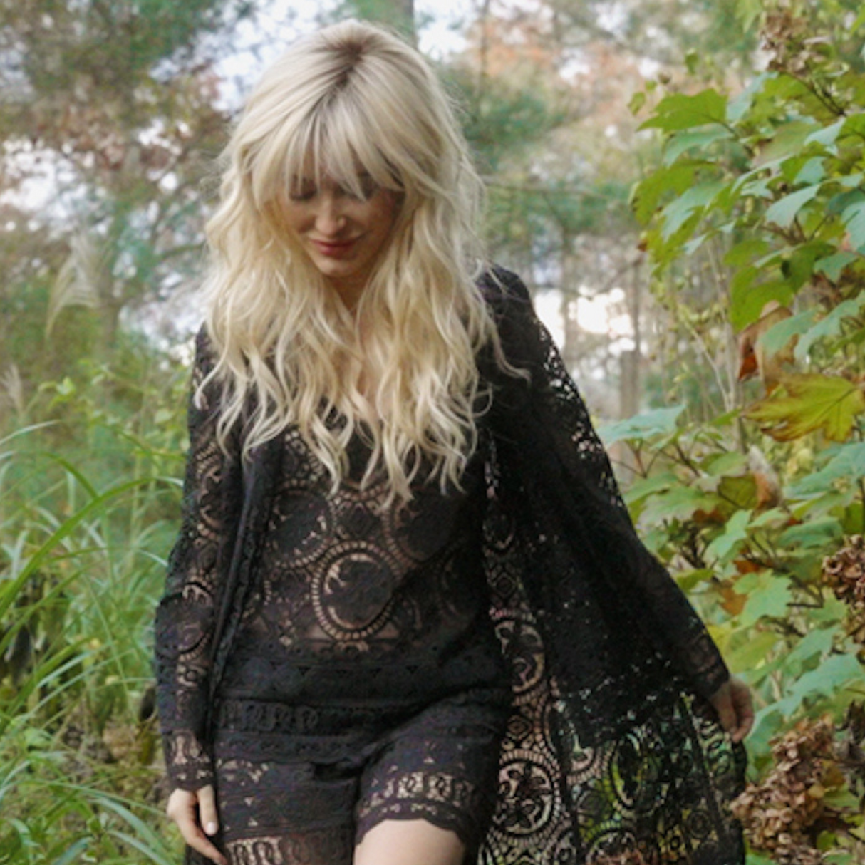 California Beach Waves in Smoky Toffee (3-Tone Grey 52/38/49/R8) - Look Fabulous Collection by TressAllure ***CLEARANCE***