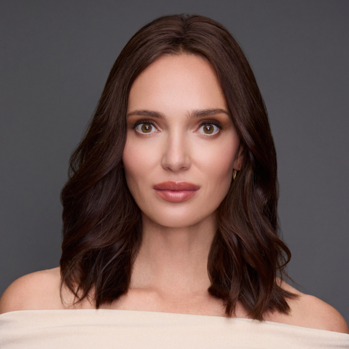 easiPart Medium 14" Human Hair Topper - Human Hair Topper Collection by Jon Renau