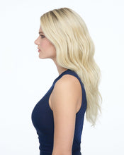 Load image into Gallery viewer, Statement Style Petite - Signature Wig Collection by Raquel Welch

